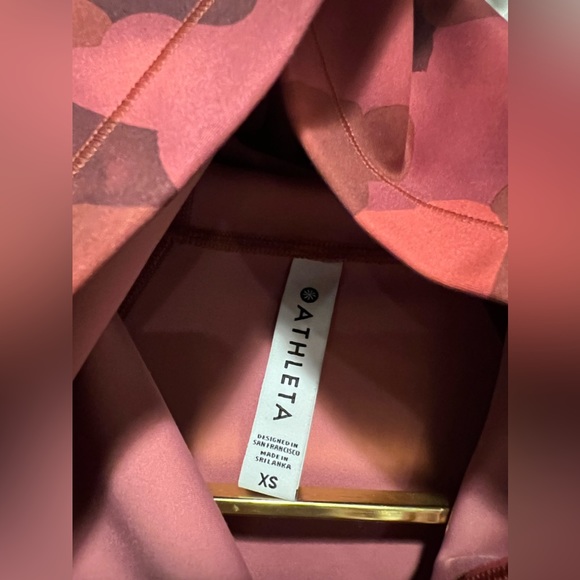 CAMO PRINT ATHLETA PINNACLE HOODIE SWEATER XS MANTRA PRINT WARM 🍂🍁 - Picture 4 of 8